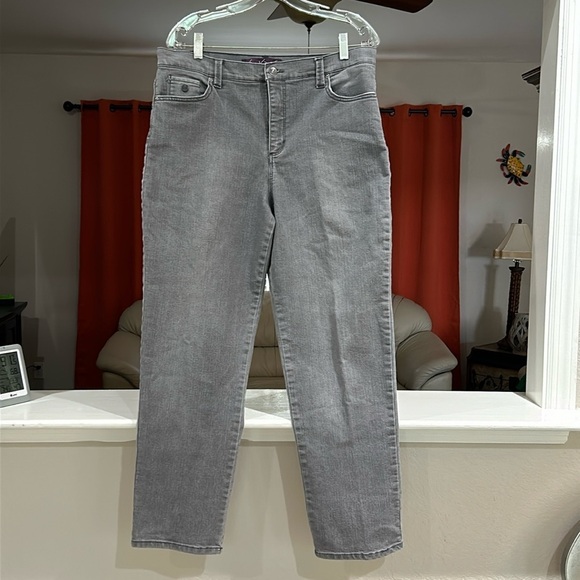 Gloria Vanderbilt Women’s Amanda Gray Jeans Five pocket style Size 14 - Picture 1 of 7